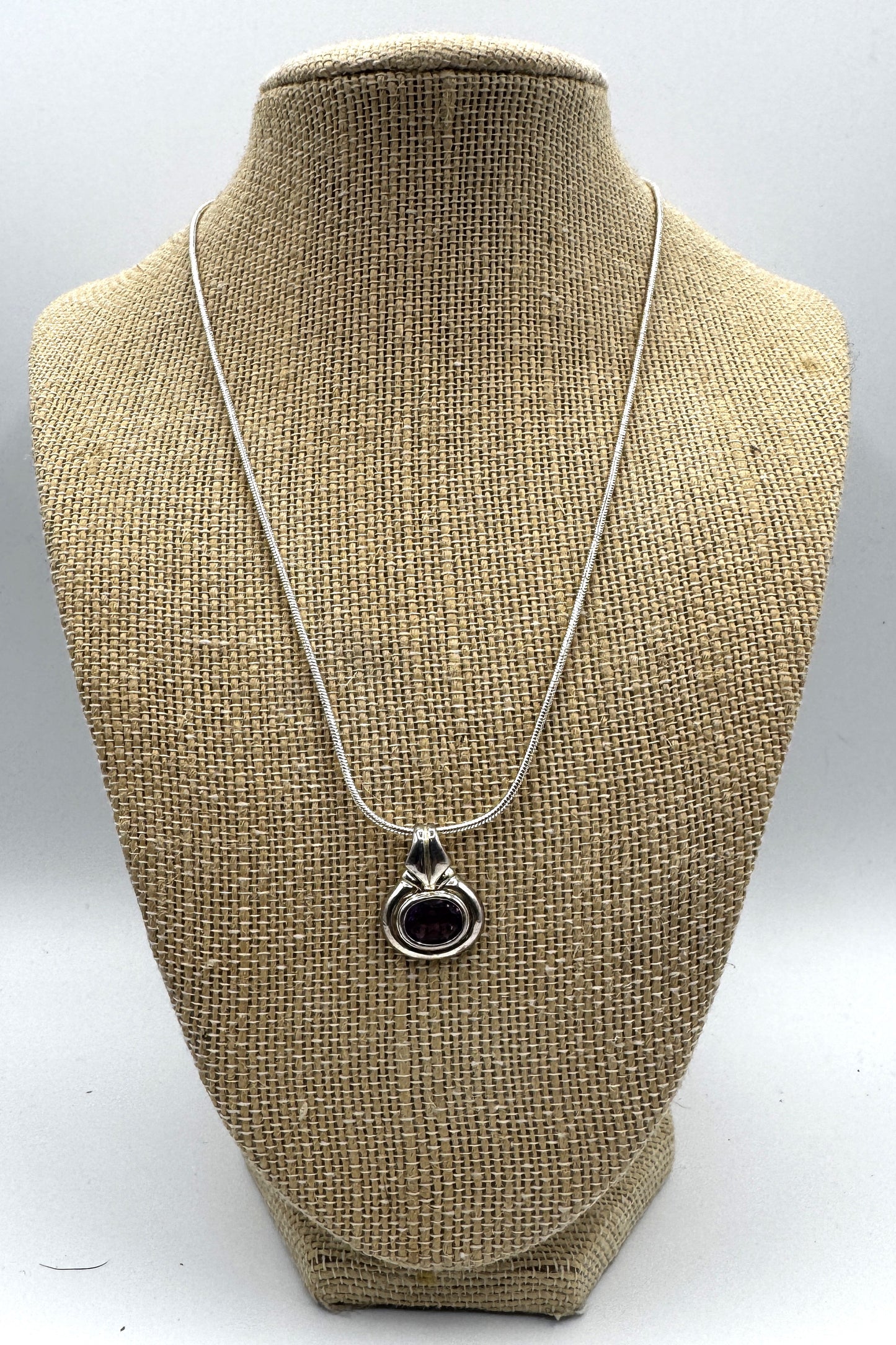 925 Sterling Silver & Amethyst Pendant Necklace – Signed, Modern Vintage Style