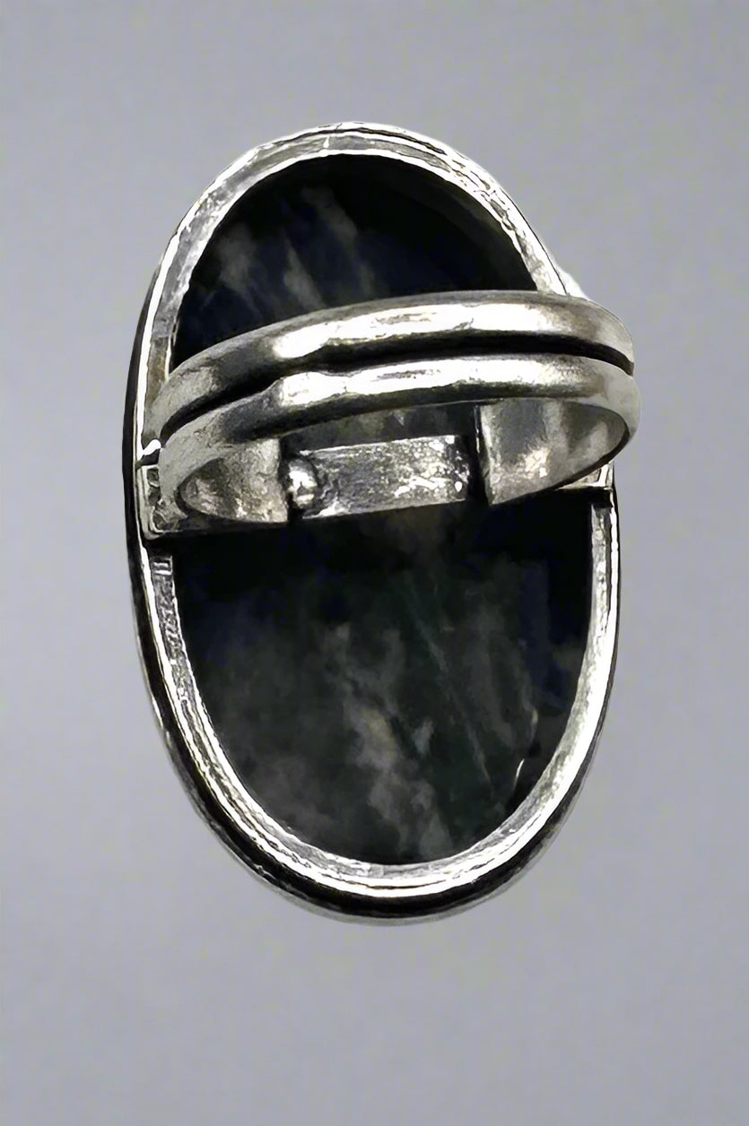 Sterling Silver Oval Ring with Deep Blue Stone – Size 6.5