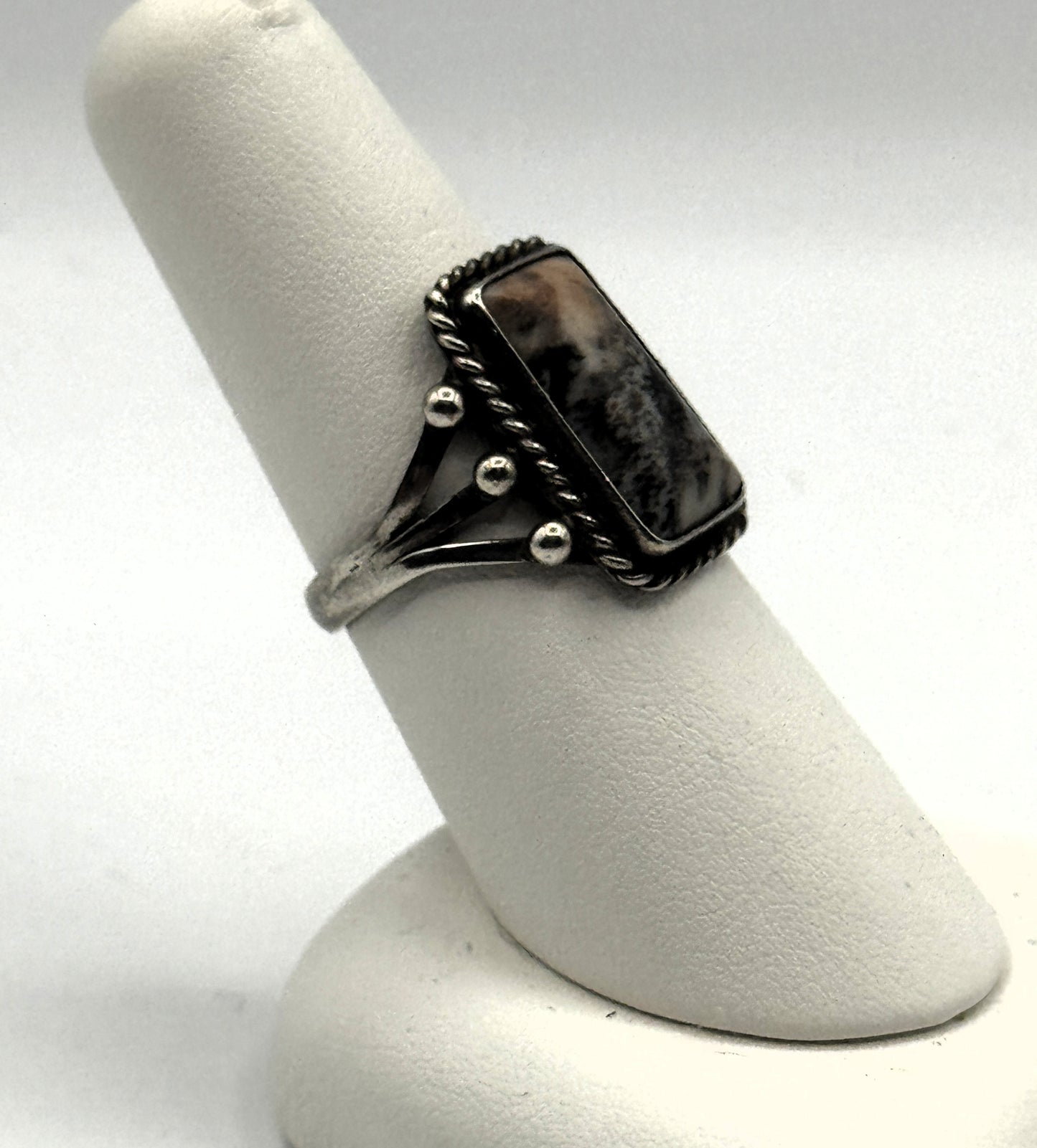 Vintage Sterling Silver Ring with Rectangular Agate – Size 7.5