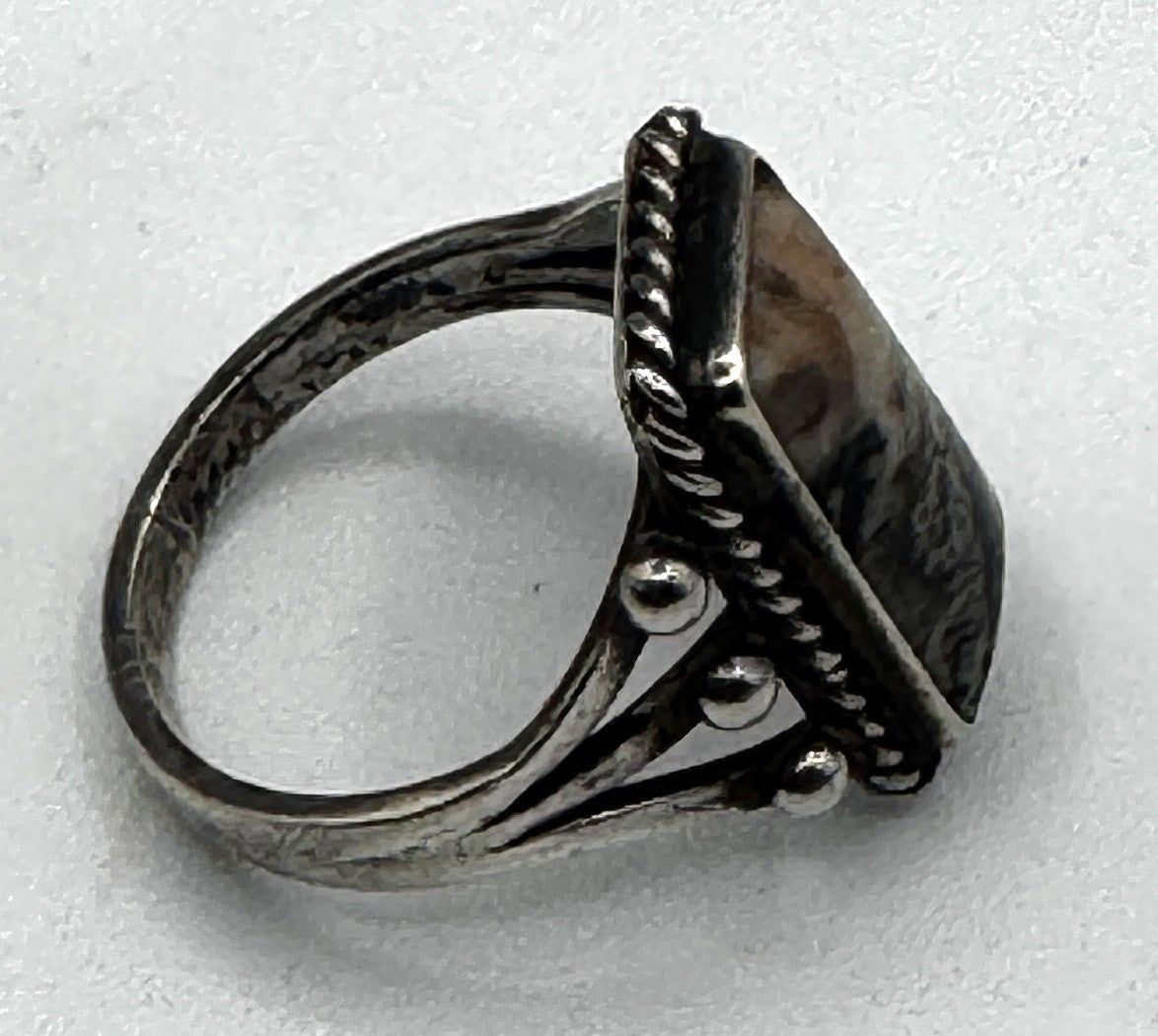 Vintage Sterling Silver Ring with Rectangular Agate – Size 7.5