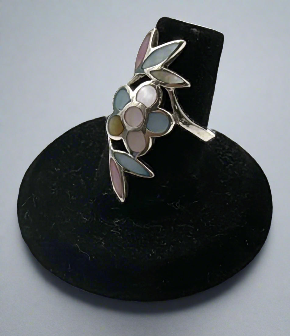 Sterling Silver Floral Ring with Mother of Pearl Inlay – Size 7 – Pastel Petals