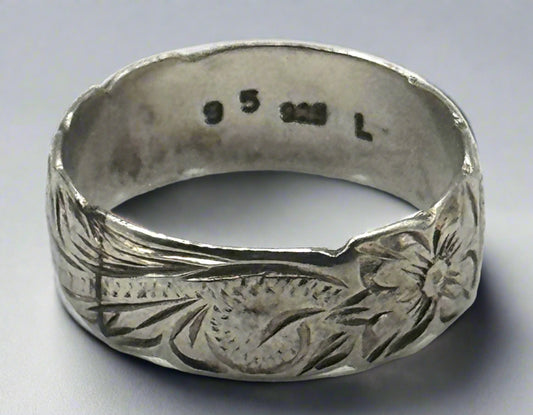 Sterling Silver Carved Floral Band Ring – Size 9
